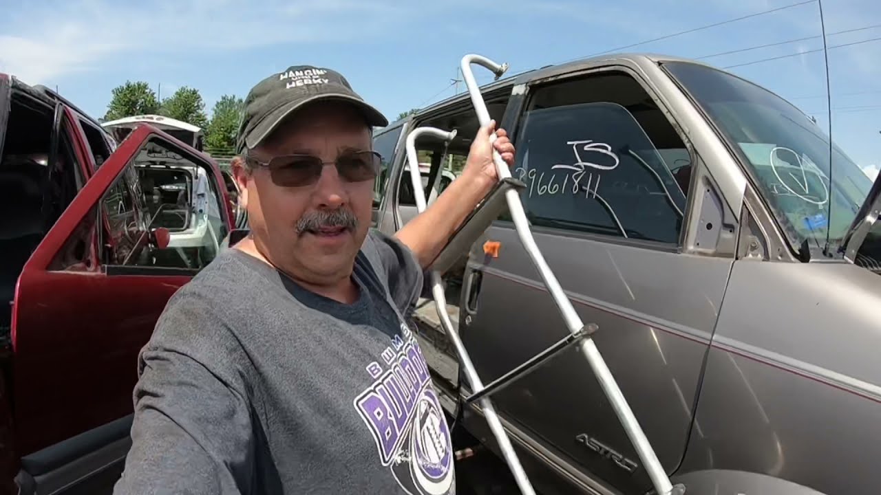 Removing Plastic Cladding from my 1999 Astrovan