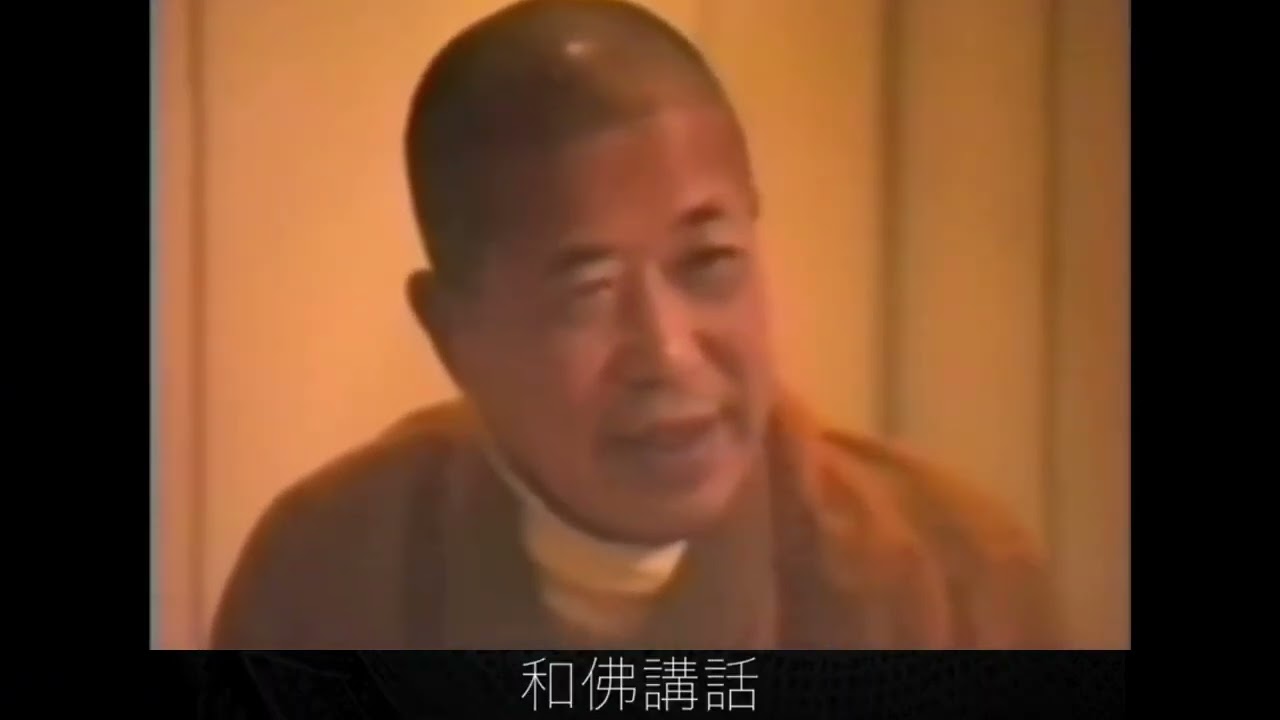 宣化上人-阿難矍然，避座合掌，起立白佛：這個時候，阿難也火氣起來了，即刻就站起來，又合起掌來，對佛就說了。「矍然」，就是很驚懼的樣子；「避座」，就離開他的座位，不在那兒坐著了。