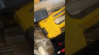 Lionel 0 and 027 track Jig .Full set up unboxing.Two pair of Piers.I need this Jig.Auto loader