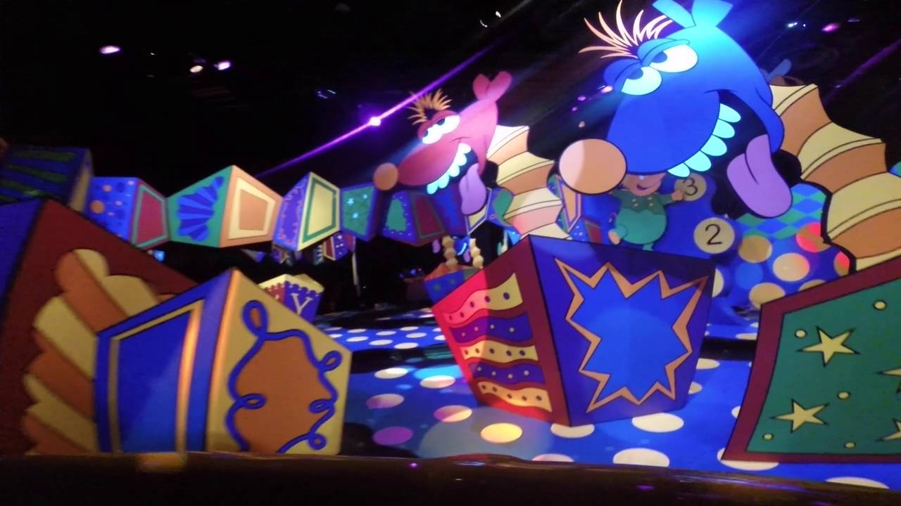 Shanghai Disneyland - The Many Adventures of Winnie The Pooh (GoPro)