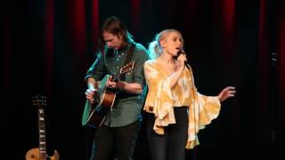 Video thumbnail of "Eva Weel Skram og Thomas Stenersen - Vi Lovar"