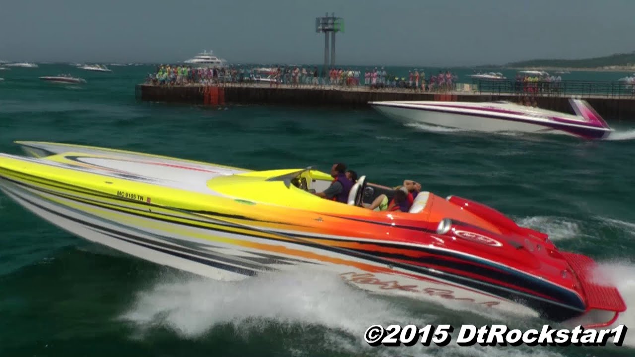 EPIC: Dozens of Offshore Racing Boats Accelerating - YouTube