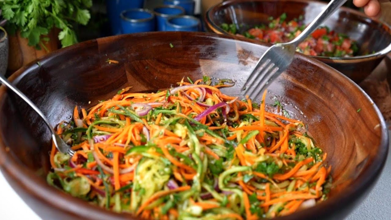 One bite, and you’ll forget every boring salad you’ve ever had! 🥗💥