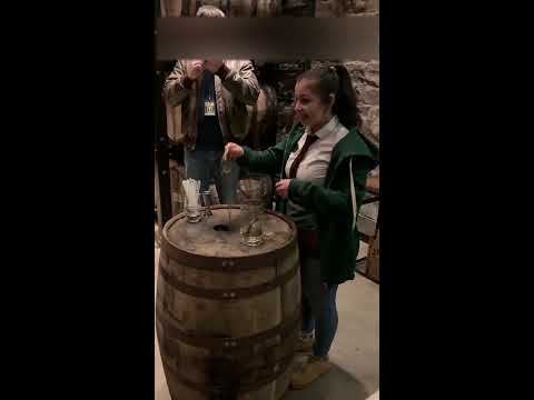 Video: Cara Mengunjungi Pabrik Penyulingan Jameson di Dublin: Panduan Lengkap