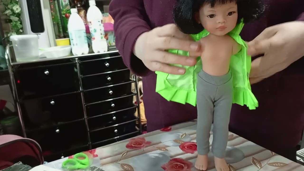 Очередная распаковка кукол. Паола Рейна. Девочку зовут Юри.