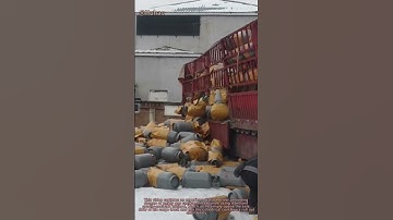 "Truck Unloading Hack! 🚛↓ – Genius Way to Empty Gas Canisters Fast"