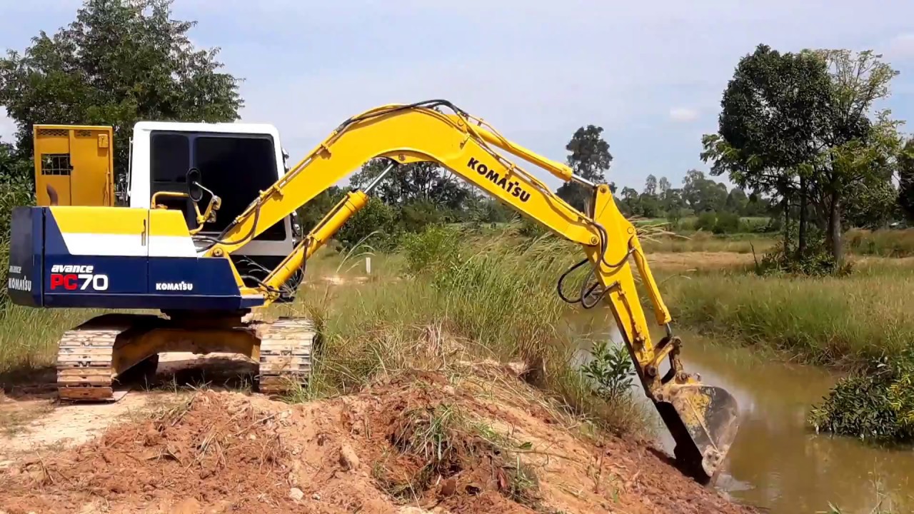แบคโฮปรับปรุงภูมิทัศน์ ตกแต่งคันคลองน้ำ KOMATSU PC70-6