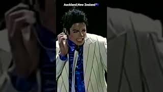 Michael Jackson Smooth Criminal Hat Round (Royal Concert) and (History World Tour) (1996) (60FPS)