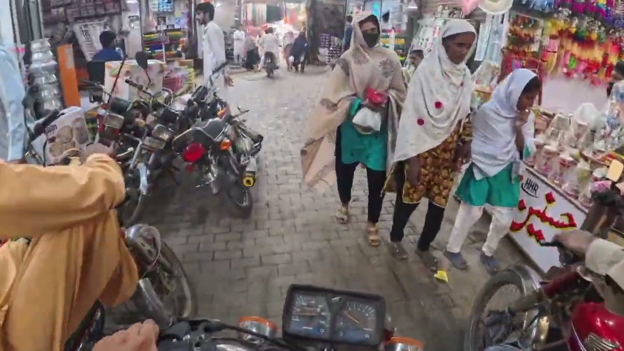 🚀 Exploring Shujabad Mian Bazar on Honda 125 🏍️| Real Life Scenes | Insta360 Ace Pro POV | No Music 