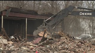 Demolition crews take down former Gemma's Market building in Youngstown