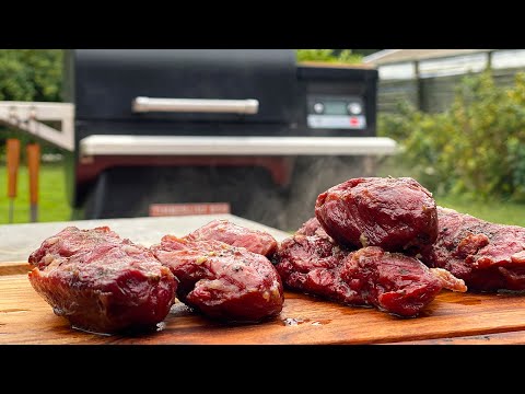 Video: Hvordan Man Vælger Saftigt Kød Til Grill