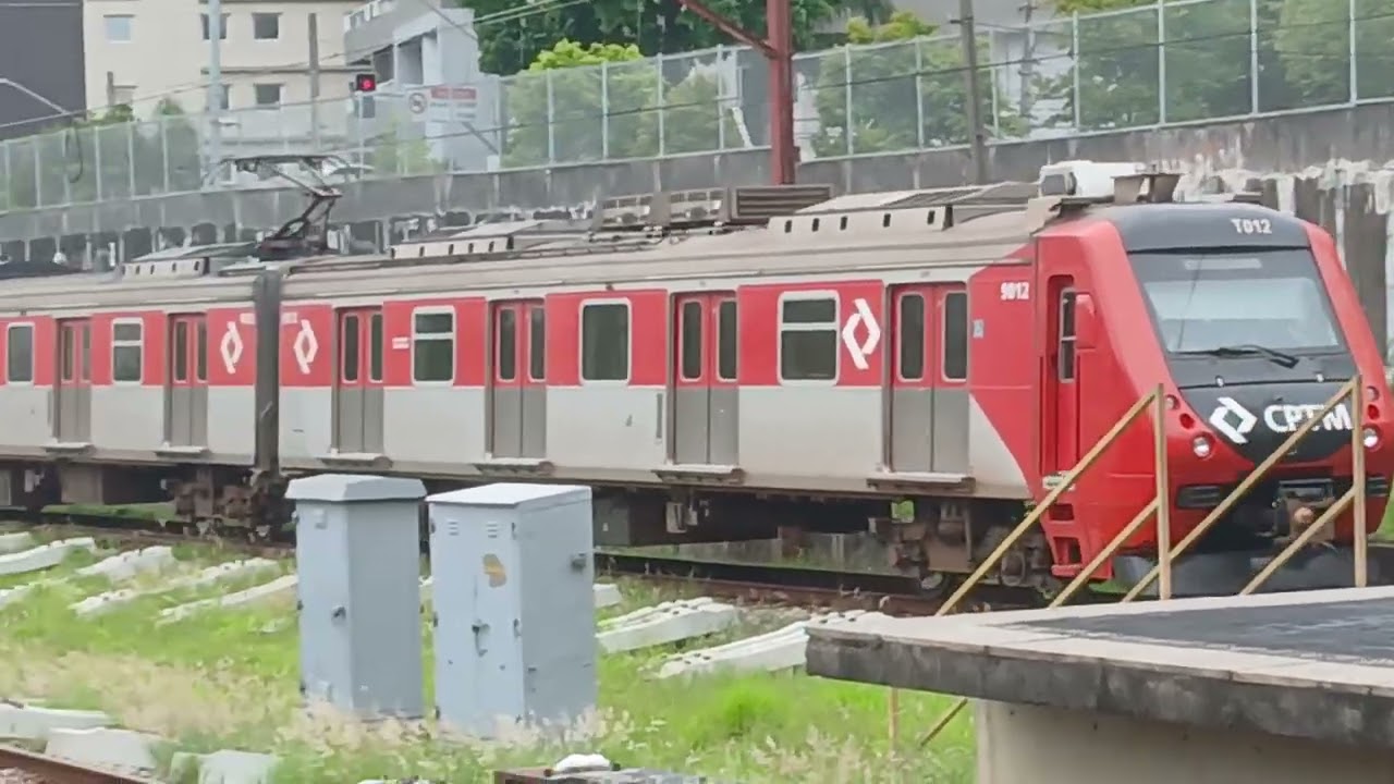 [0135] Movimentação leve no Tatuapé, T012 com problemas e recolhendo antes da estação