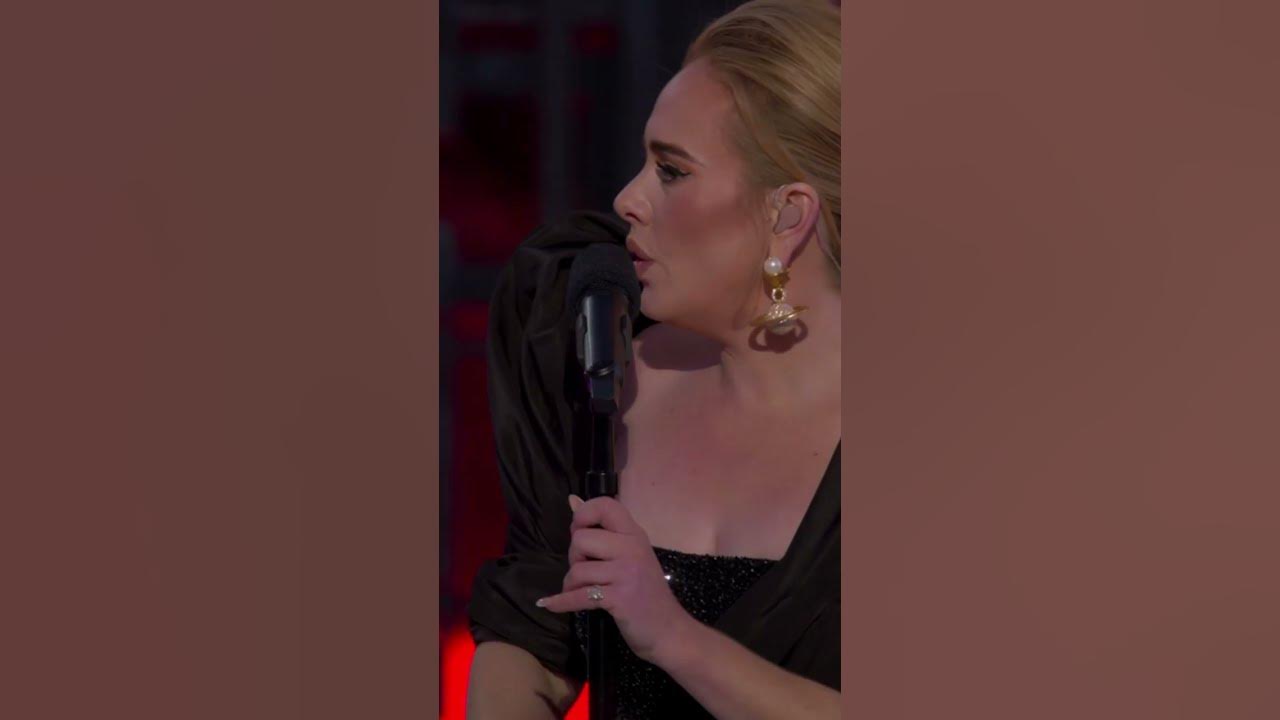 Adele - Skyfall (Live) [Adele One Night Only]
