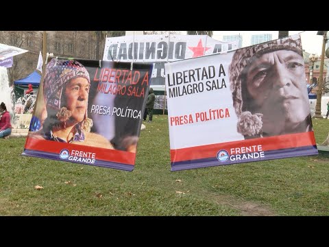 Instalan 2000 carpas en Plaza de Mayo en reclamo de la libertad de Milagro Sala, presa en Jujuy