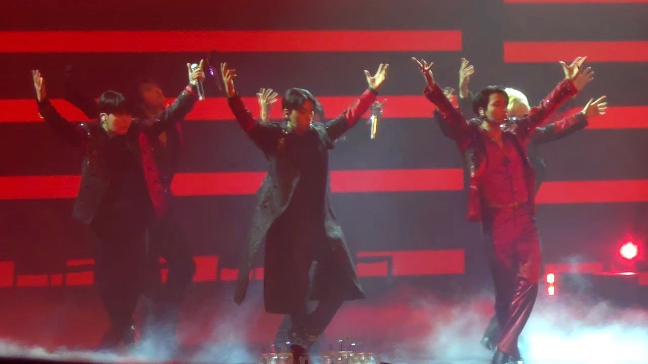 ATEEZ IN YOUR FANTASY SINGAPORE - MEN ON FIRE