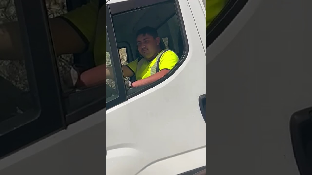 Albano, camion frigorifero si sfrena sulla discesa Marconi