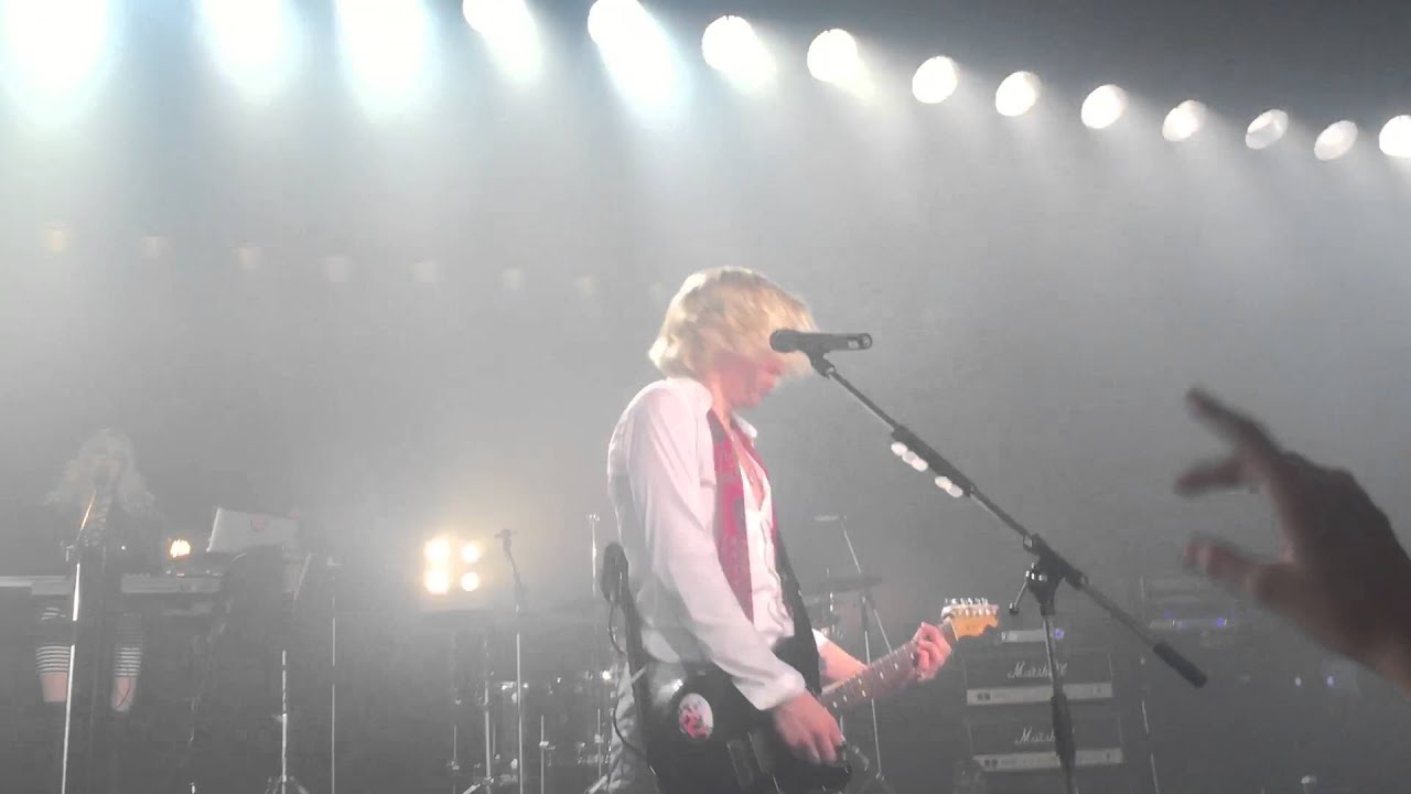 R5 Live in japan i can't forget about you - YouTube