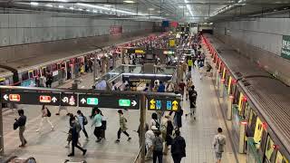 TRTC台北捷運 中正紀念堂站 松山新店線(右)淡水信義線 (左) 月台平行轉乘
