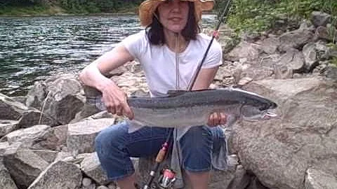 The Lewis River Queen tells how to catch a Steelhe...