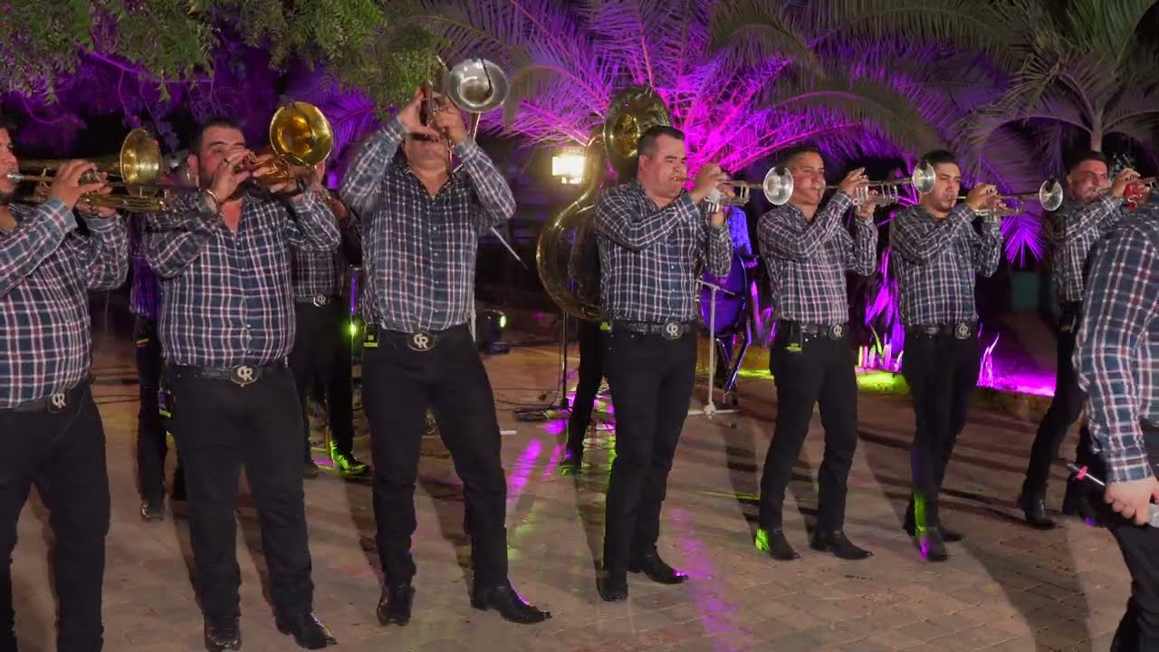 Pase Y Pase (En Vivo) - Banda Corona Del Rey