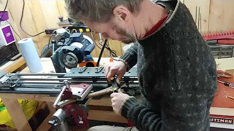 Fixing A Loose Hatchet Head 👉 Hanging a Hatchet