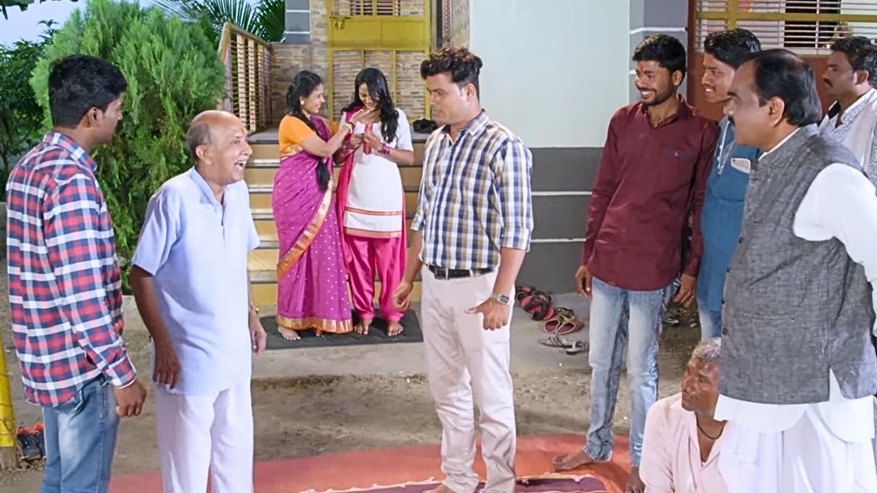 मला हे लग्न मान्य आहे..तसही रोज रोज ह्याला पाहून माझे डोळे दुखायला लागलेत - bayko deta ka bayko