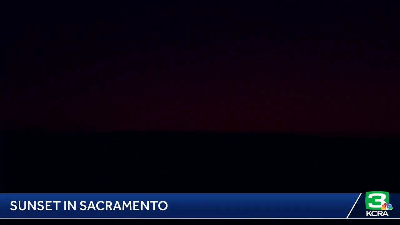 Whoa! 😍 Take a look at this beautiful Sacramento sunset.