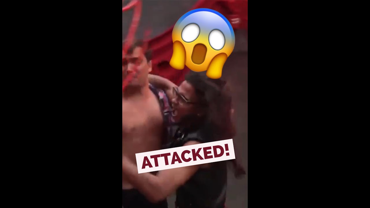 Watch until the end!  😱😱😱Attacked in a Haunted House!