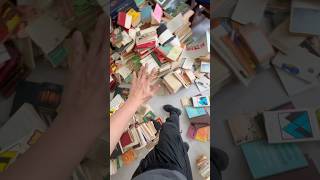 Un día siendo librero en Bogotá,  todos los días buscamos los mejores libros de segunda mano