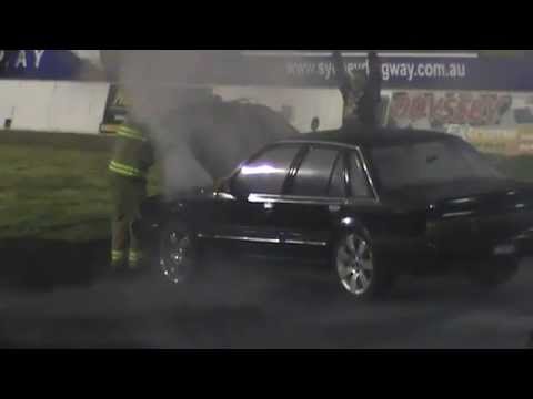 WOODY HOLDEN TURBO V8 VL COMMODORE BURNOUT AT WSID 13 8 2014 - YouTube