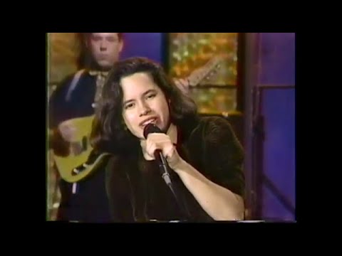 10 000 Maniacs Natalie Merchant Live On The Tonight Show Dec 4 1987 Peace Train Don T Talk