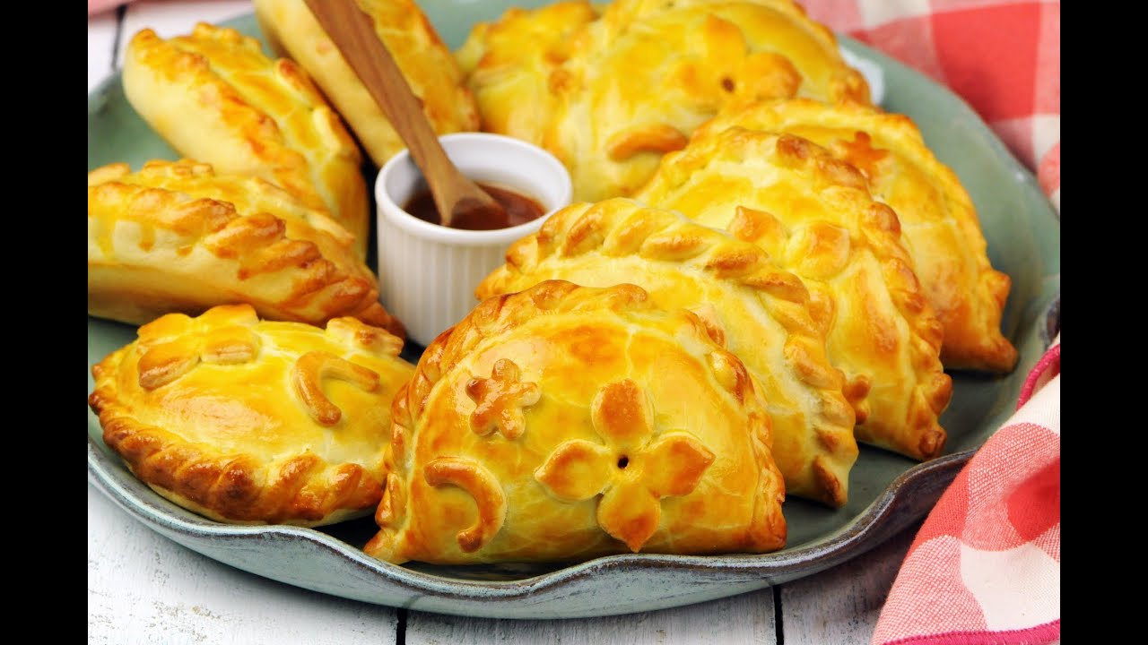 CHEF ÁLVARO RODRIGUES - EMPANADAS DE CARNE - MASSA/ RECHEIO/ MONTAGEM/ DECORAÇÃO