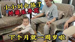 国外转来看望外婆 钿钿VS外婆 对敲桌子