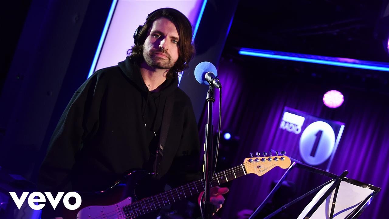 Lower Than Atlantis – Had Enough in the Live Lounge