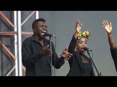 Mwalikula Live on stage by Chilu