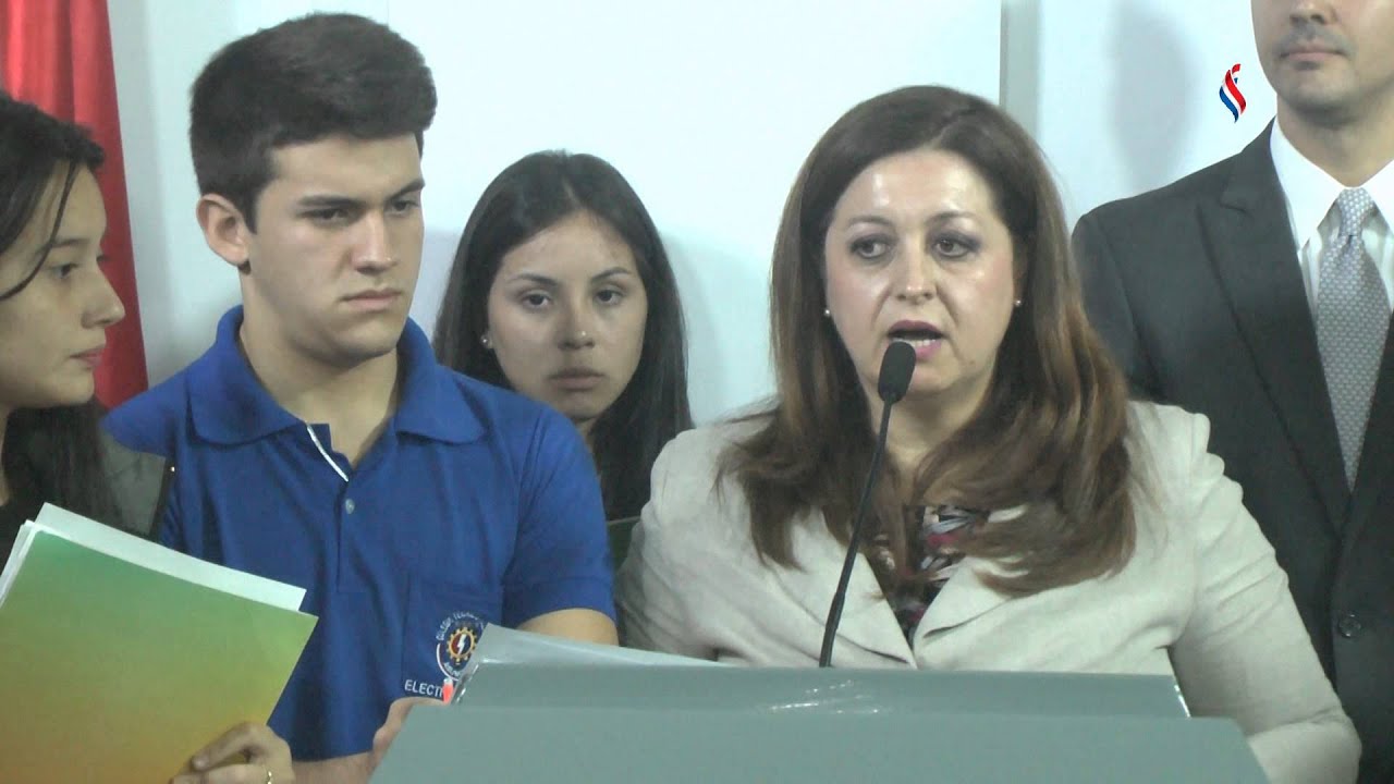 Dialogo del Presidente Cartes con Líderes Estudiantiles - YouTube