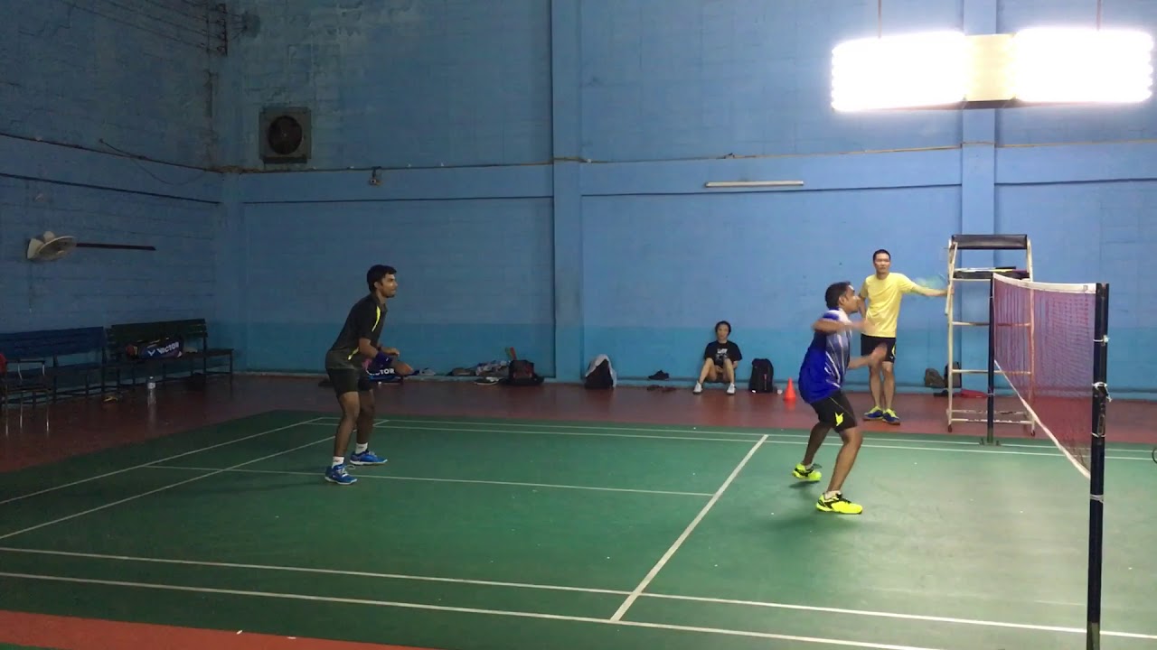 How to smash Badminton Doubles training - YouTube
