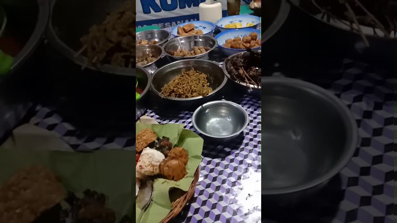 Kuliner Khas Cirebon Nasi Jamblang 