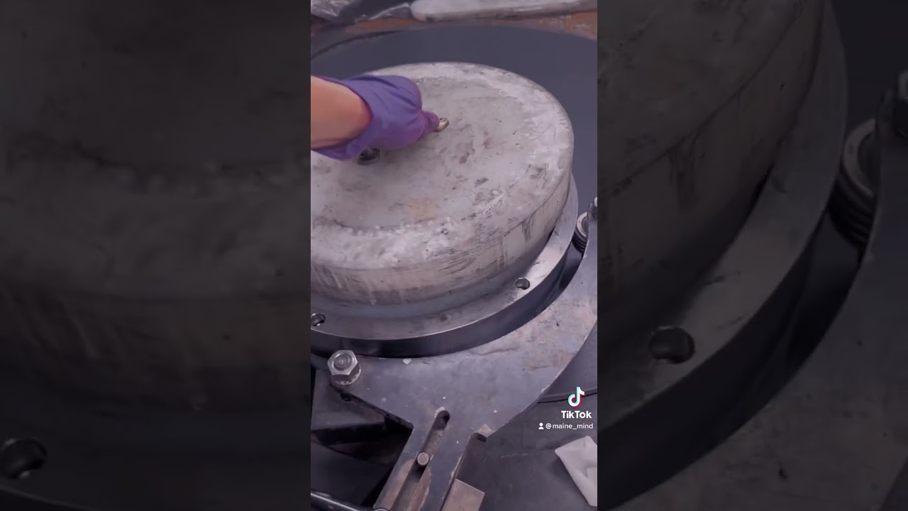 Lapping and polishing a seal face