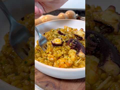 Arroz meloso de pulpo y gambones… ¡está increíble! 🐙🥘 #recetas #receta