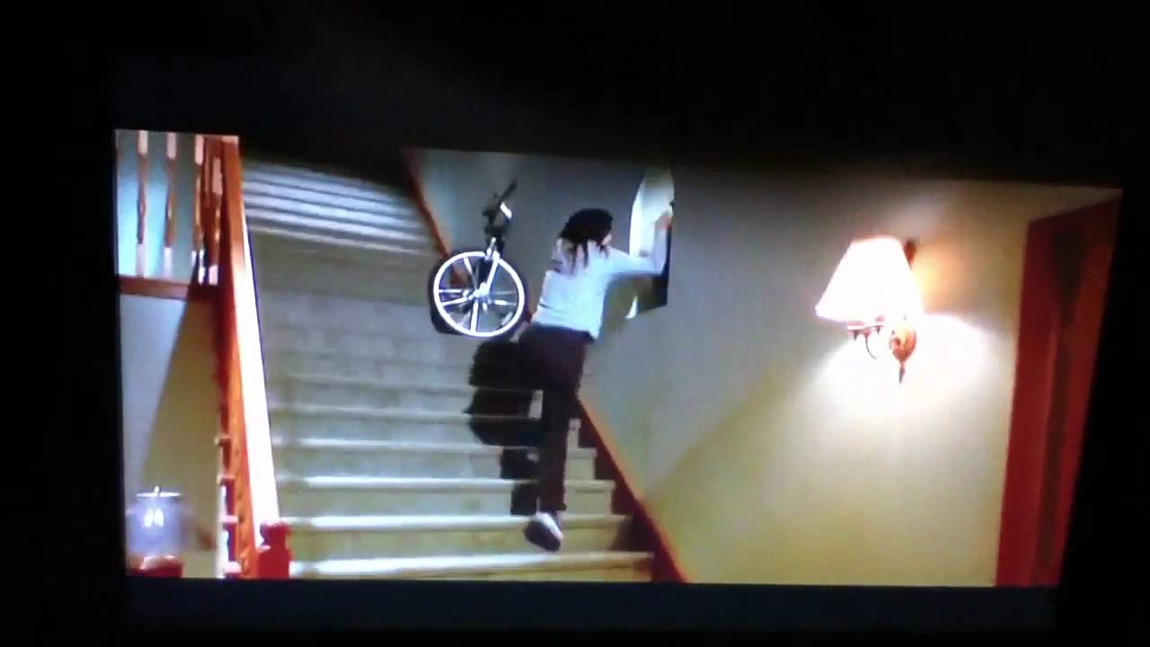Funny scene in scary movie - YouTube