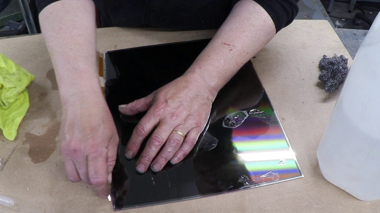 A Solar Cell From A Broken LCD Screen - Part 1 - Reclaiming The Materials