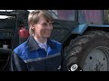 Женщина-механизатор работает в хозяйстве "Величковичи-агро"
