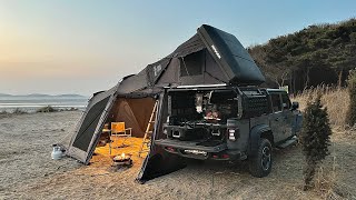 Relax camping on the beach with Jeep Gladiator  [  Cozy, ikamper, Carcamping, Firepit ]