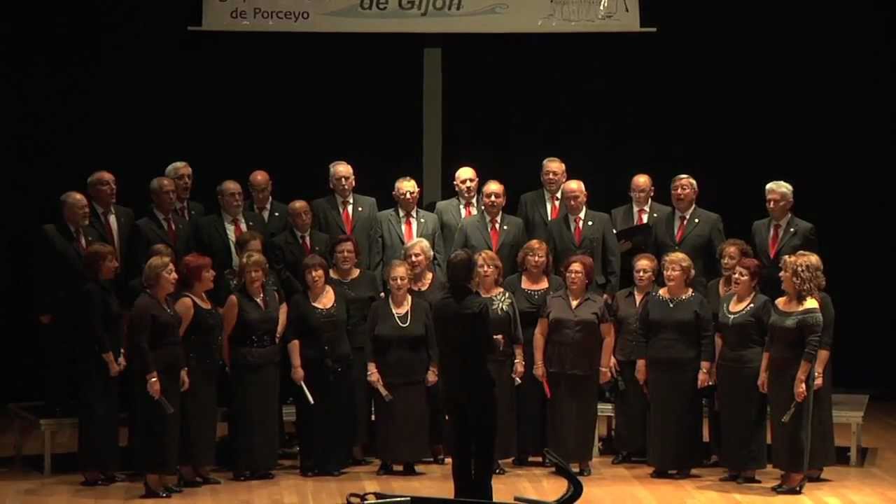Agrupación Coral de Porceyo. Los hombres son unos tunos.