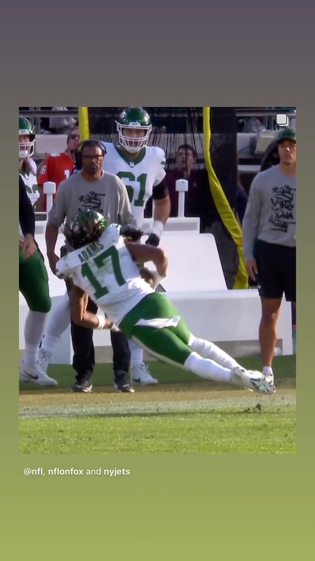 Watch his feet ? #hoodnews #davanteadams #aaronrodgers #jaguars #catch #football #jets #omg #how