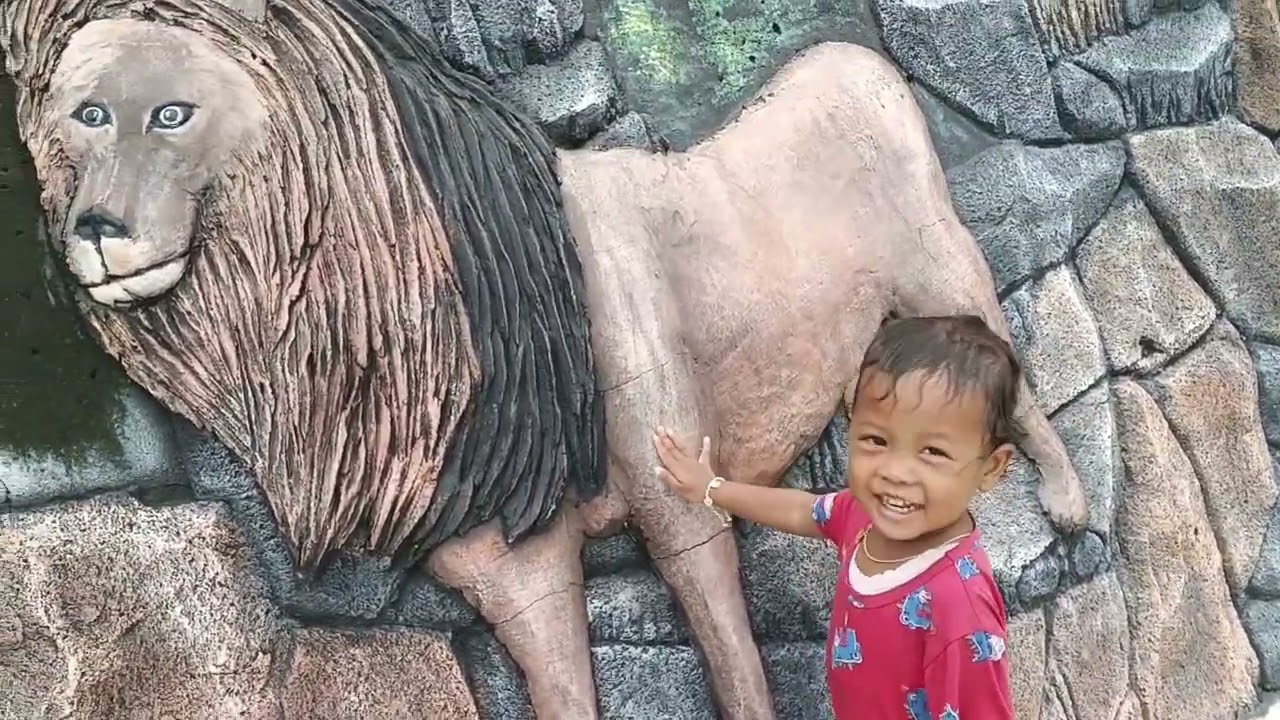 Ada patung putri duyung di kolam renang 😱😁🥰 #kolamrenang#mermaid #berenang 