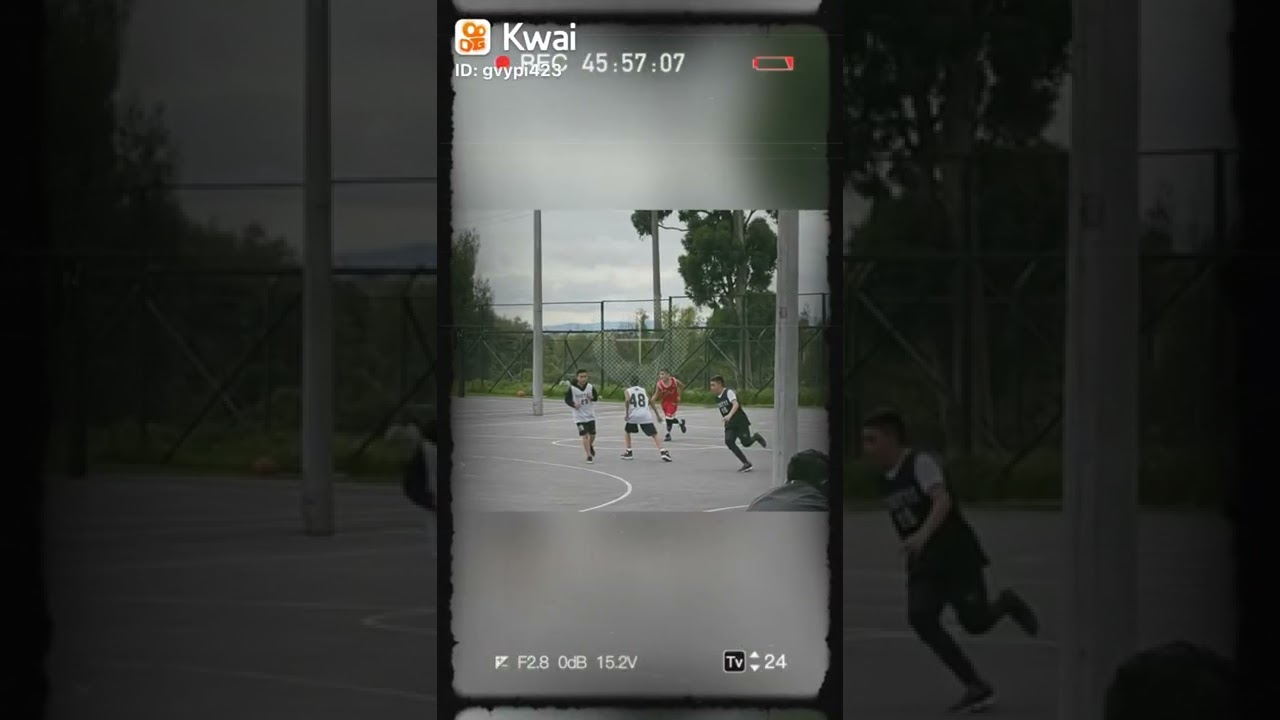 Every one clap back 😎👊🏻🏀 