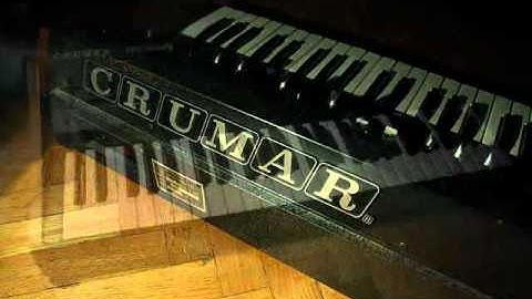 Crumar performer "à la jarre" demo by polynominal.com