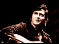 Capture de la vidéo Phil Ochs - Love Me, I'm A Liberal.wmv